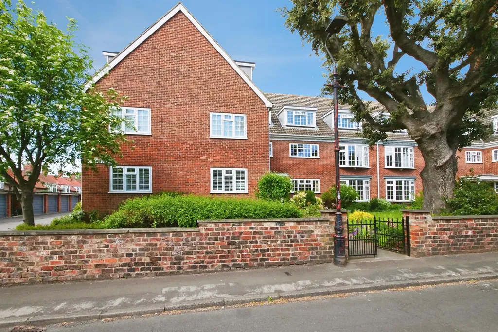 Apartment in York, Fishergate - More