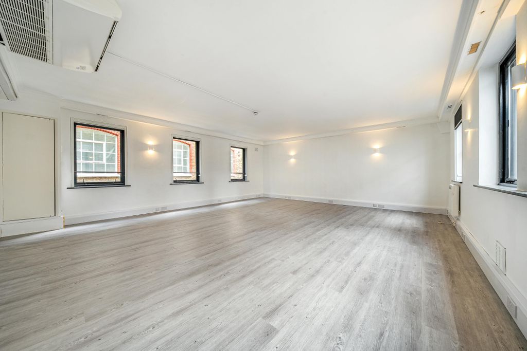 Property photo 2 of 11 13123357685B2Aa87488Darw1.Jpg