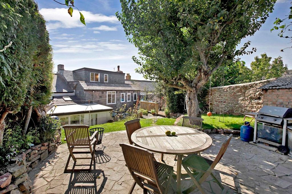 Property photo 2 of 16