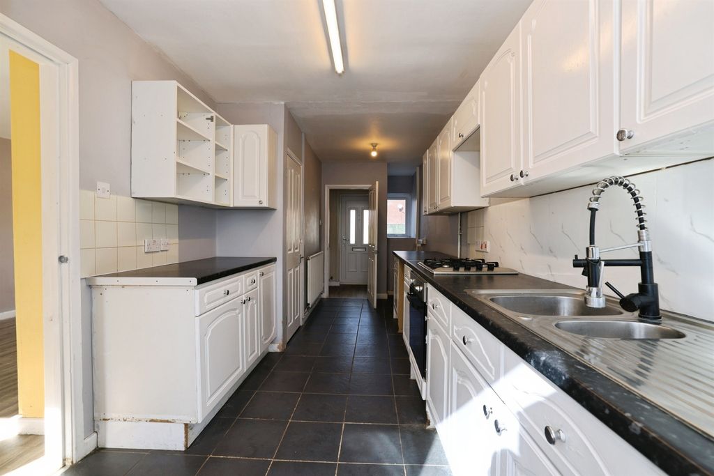Property photo 3 of 15