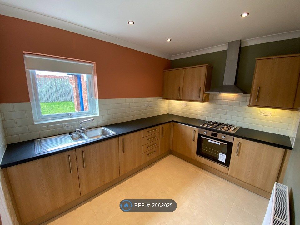 Property photo 2 of 13 Kitchen
