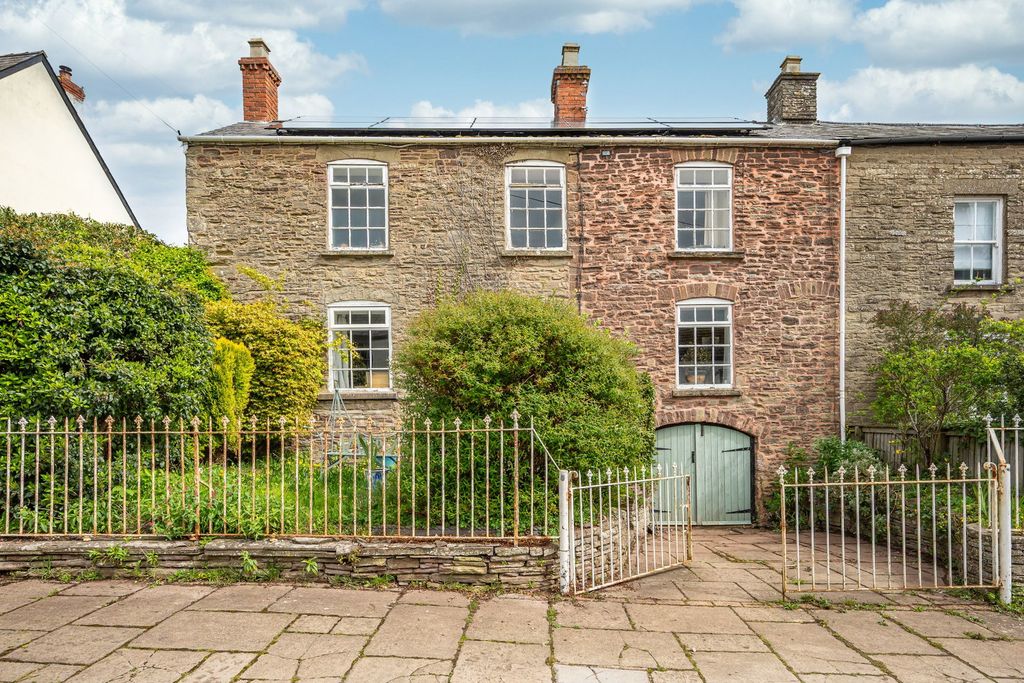 Property photo 1 of 32