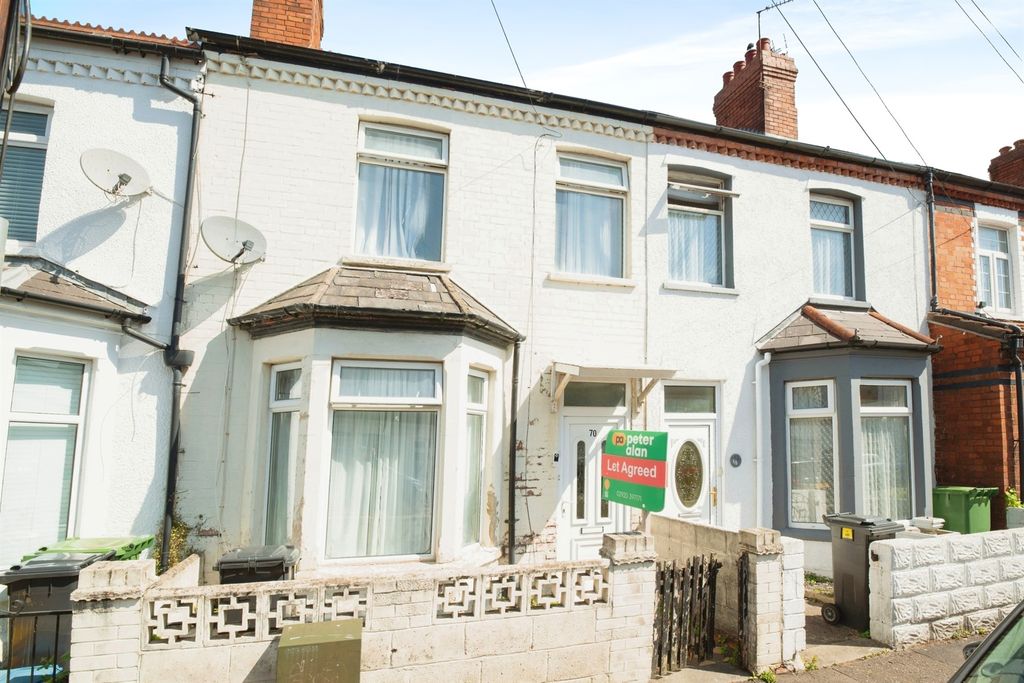 Property photo 2 of 17
