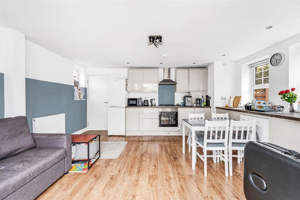 Property photo 3 of 11 35A Campbell Road-4.Jpg