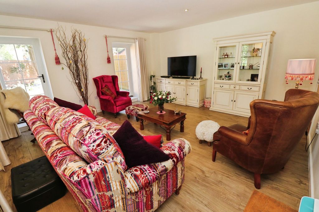 Property photo 2 of 36