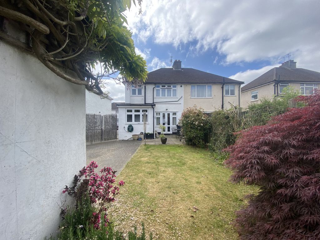 Property photo 1 of 11 Photo 7