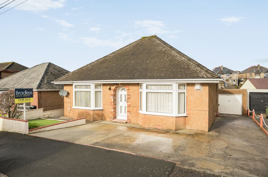 Property photo 1 of 18 1404250-1-697A27c...