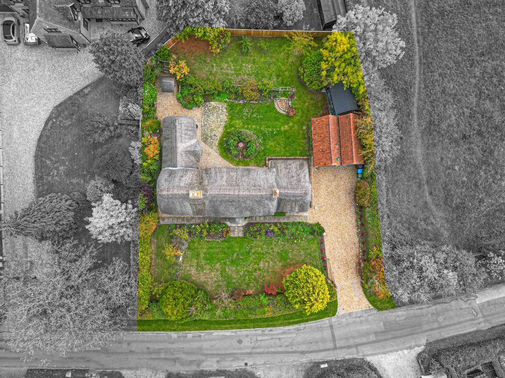 Property photo 3 of 35