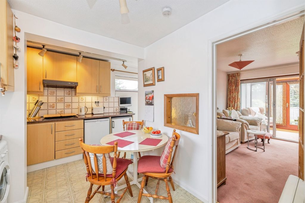 Property photo 2 of 25