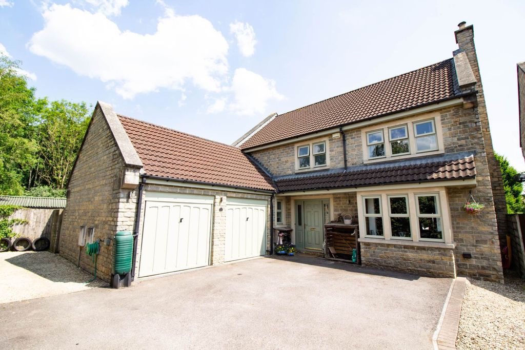 Property photo 1 of 22