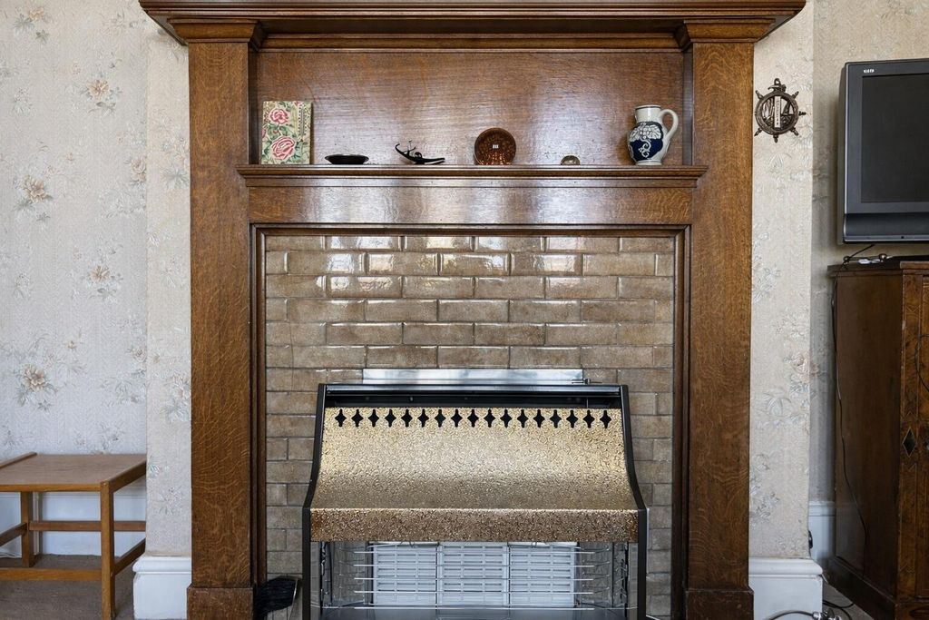 Property photo 3 of 34 Feature Fire