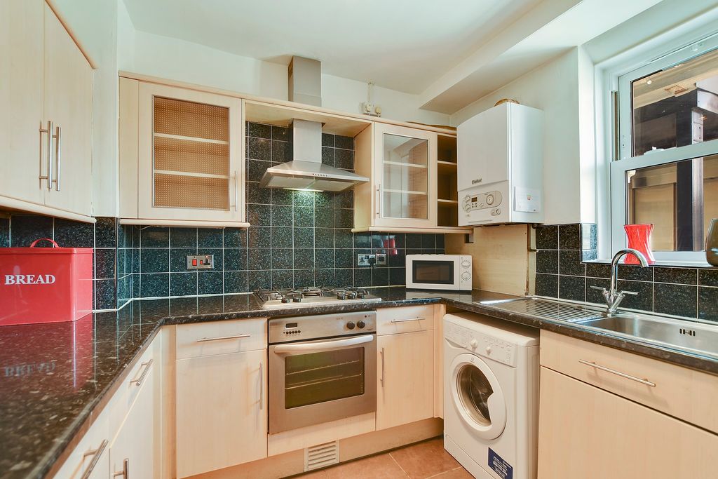 Property photo 2 of 12