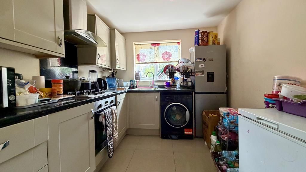 Property photo 3 of 11 Kitchen.Jpg