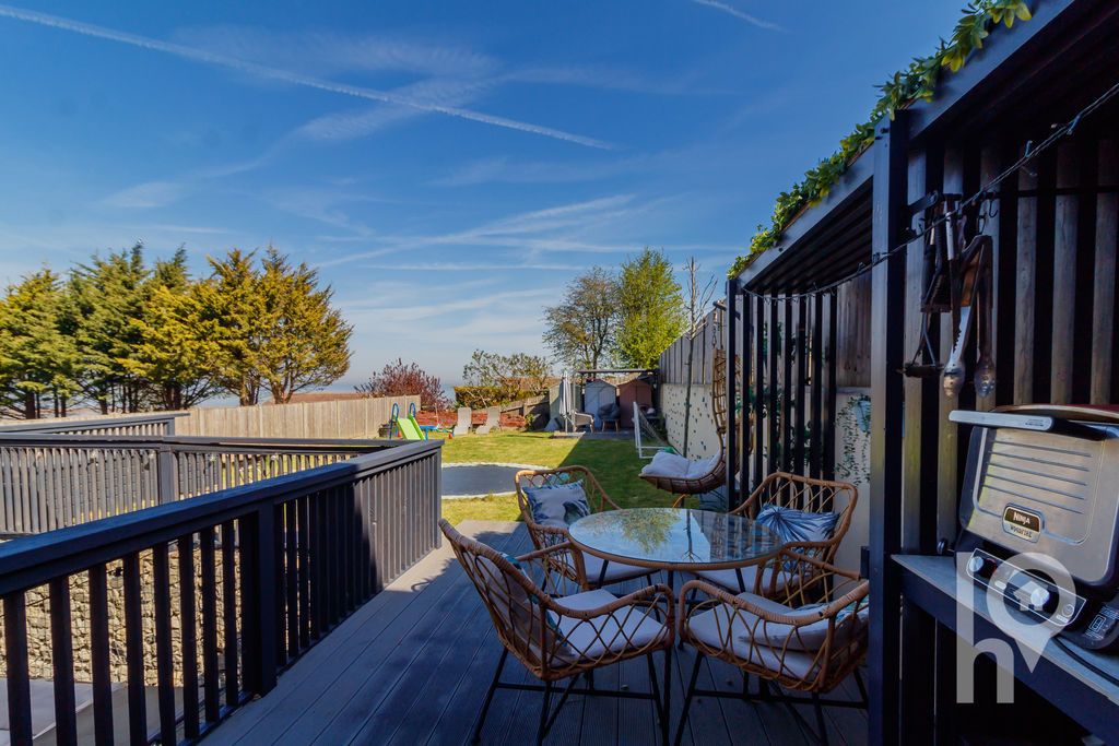 Property photo 3 of 22 Photo 21