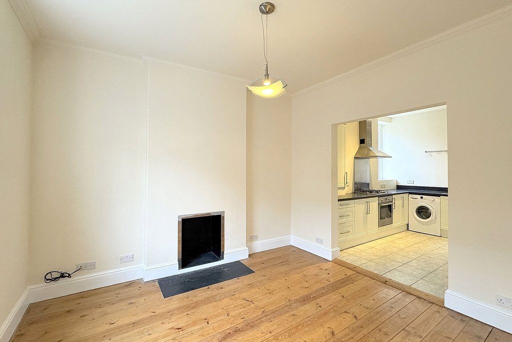 Property photo 2 of 9 Picture No. 14