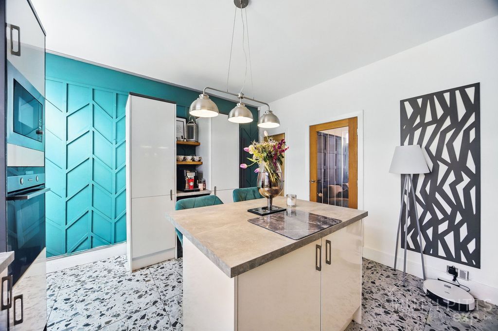 Property photo 2 of 24