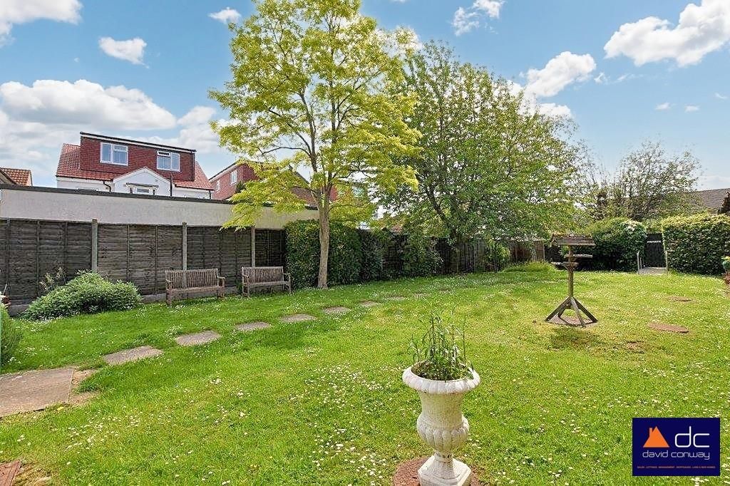Property photo 3 of 12 Barnetts Court 3.Jpg