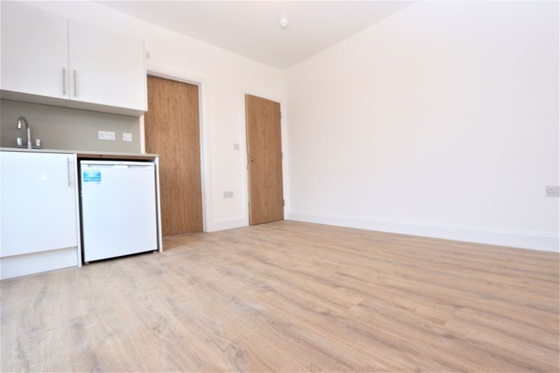 Property photo 3 of 9 Photo 5