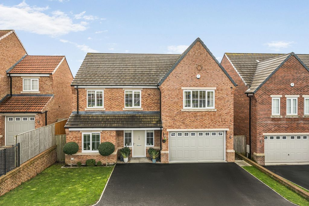 Property photo 1 of 24