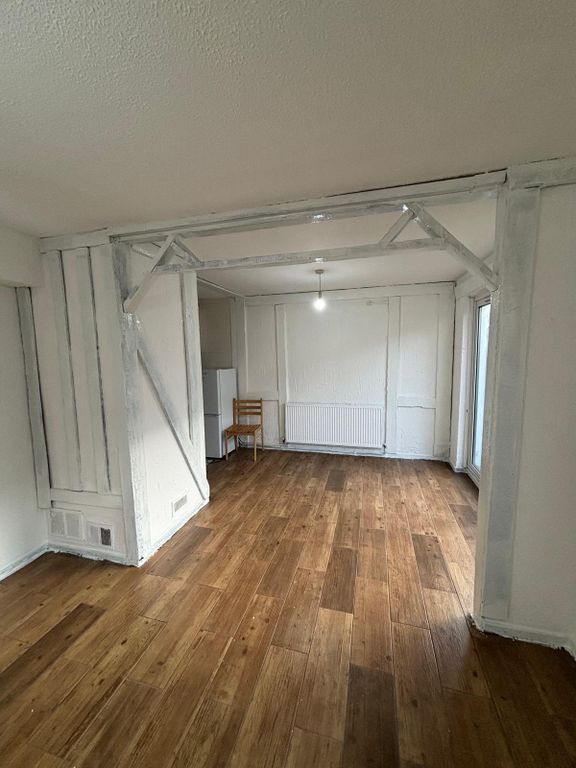 Property photo 2 of 12 Gallery