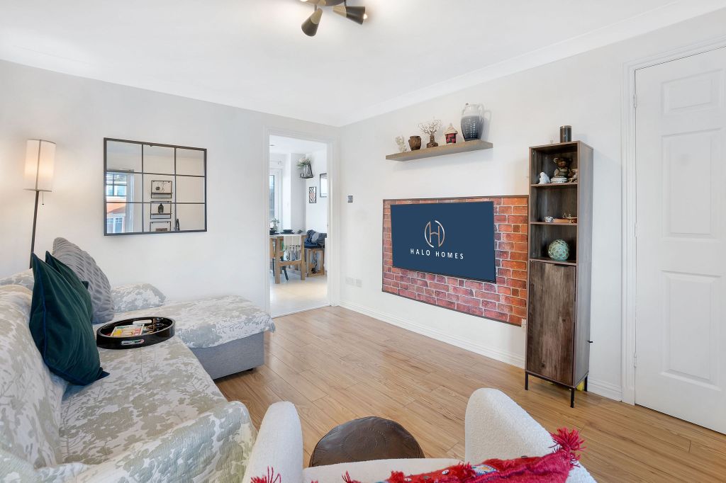 Property photo 2 of 20 Lounge