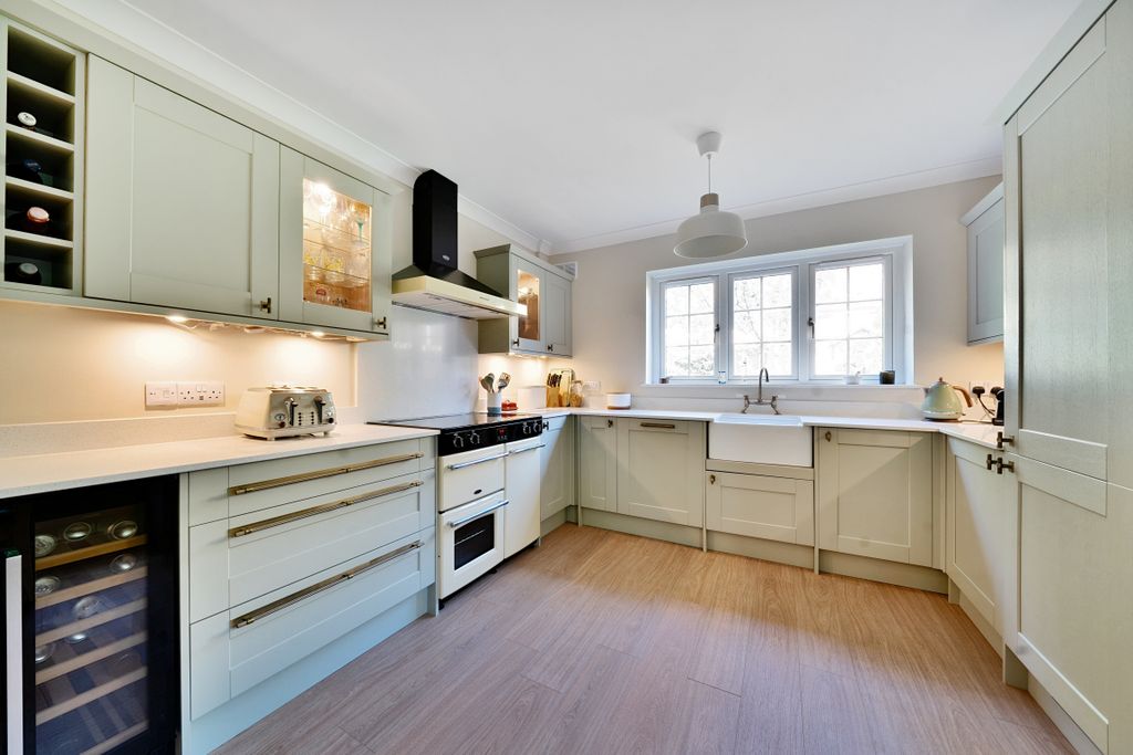 Property photo 2 of 21 12678865