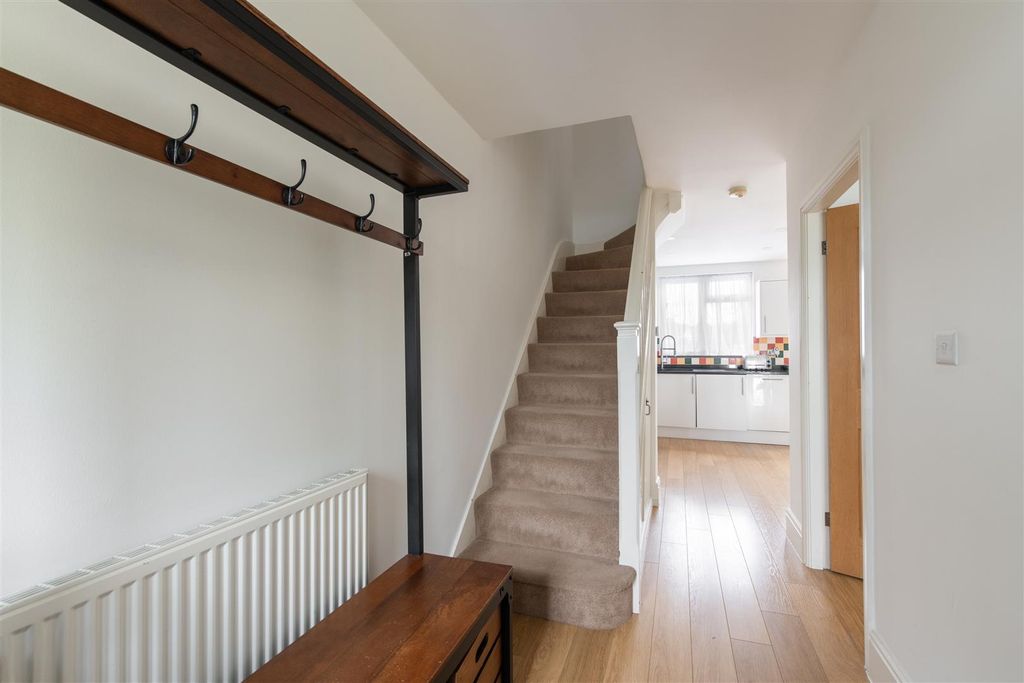 Additional image 8 of 3 bed terraced house for saleLinden Way, London N14