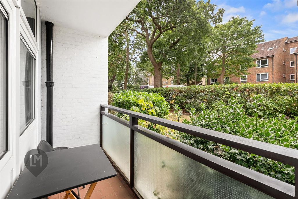 Property photo 2 of 6 Balcony