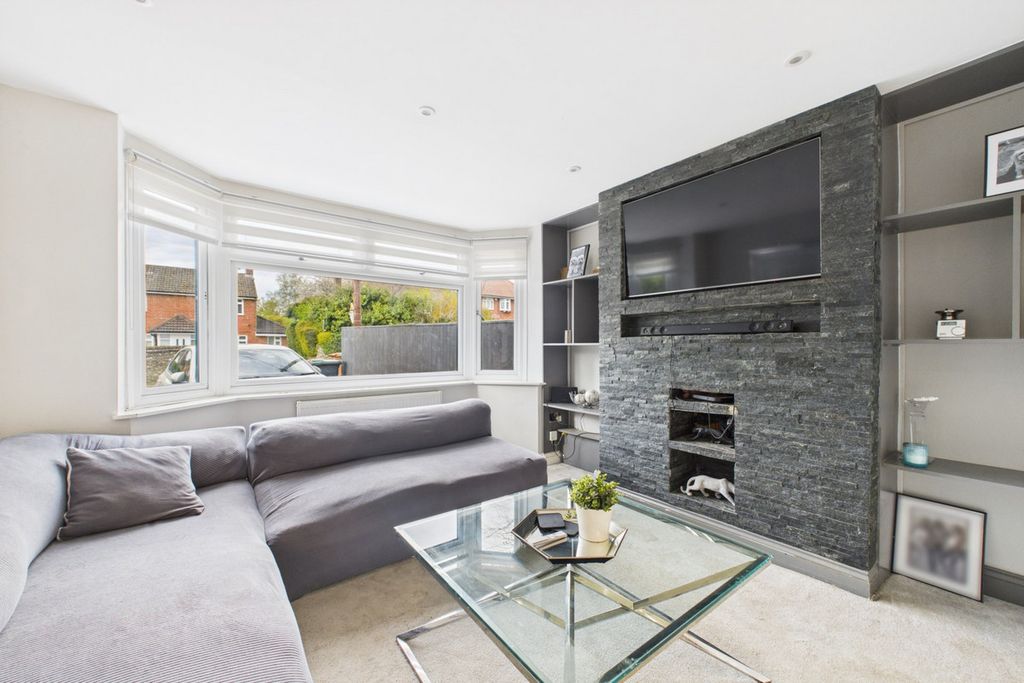 Property photo 2 of 21