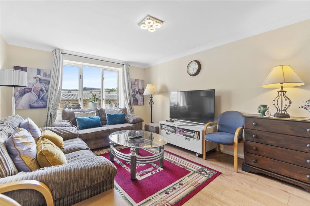 Property photo 2 of 14