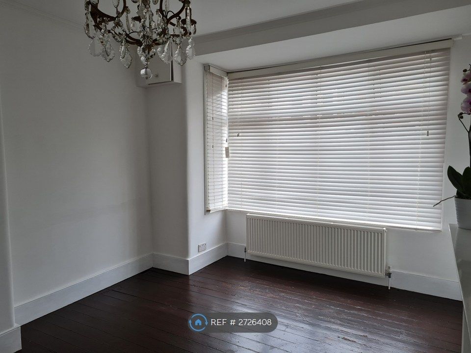 Property photo 3 of 35