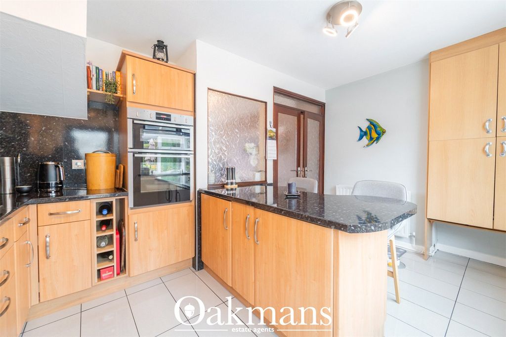 Property photo 2 of 42 Picture No. 11