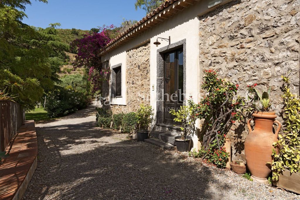 Property photo 2 of 30