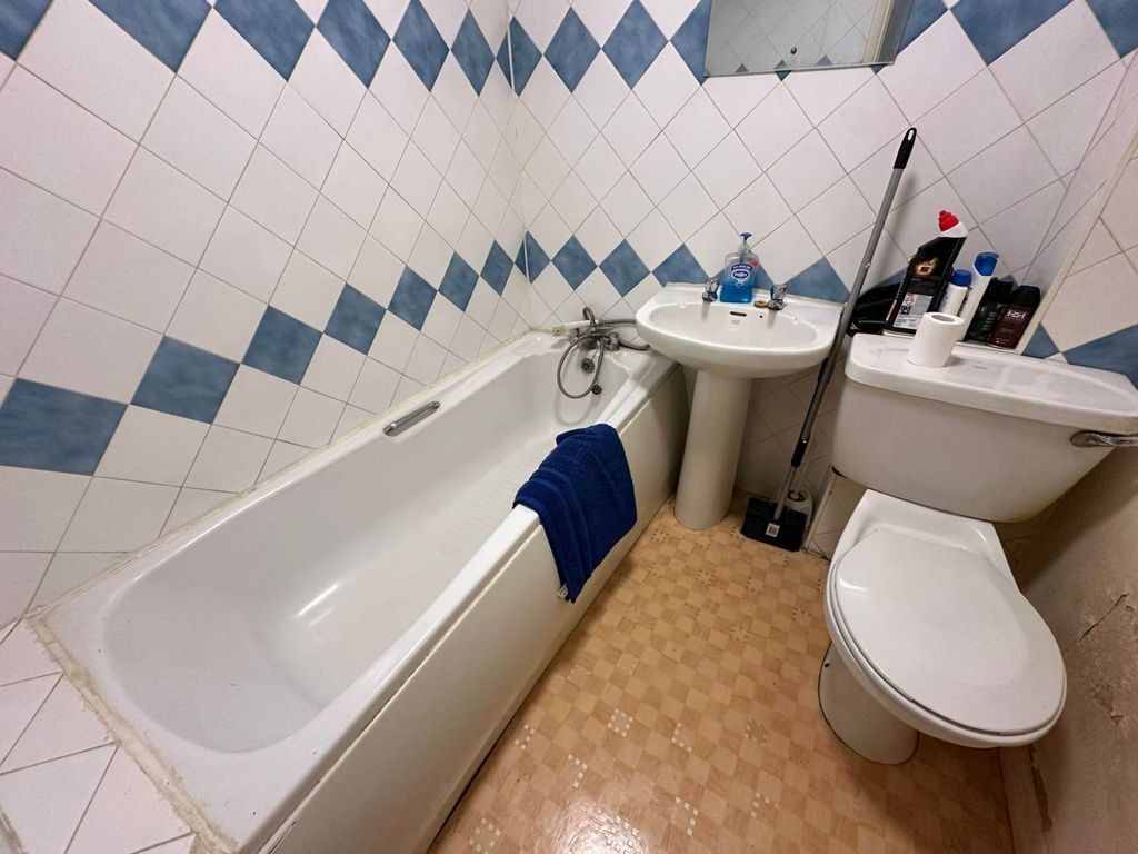 Property photo 2 of 23