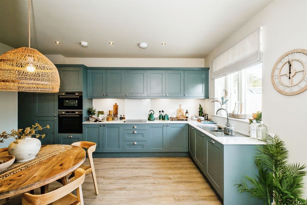 Property photo 3 of 11