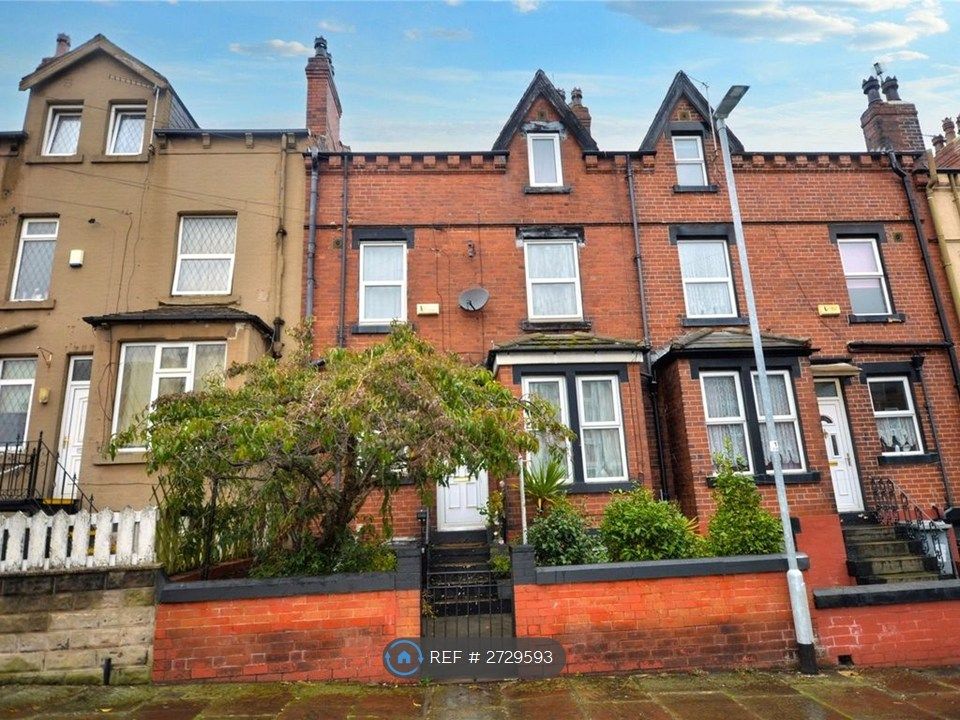 Property photo 1 of 11 Front Of House