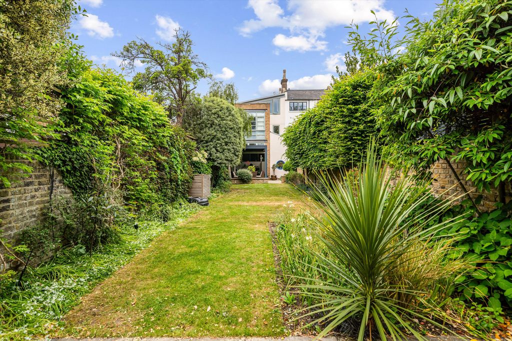 Property photo 3 of 19 Image