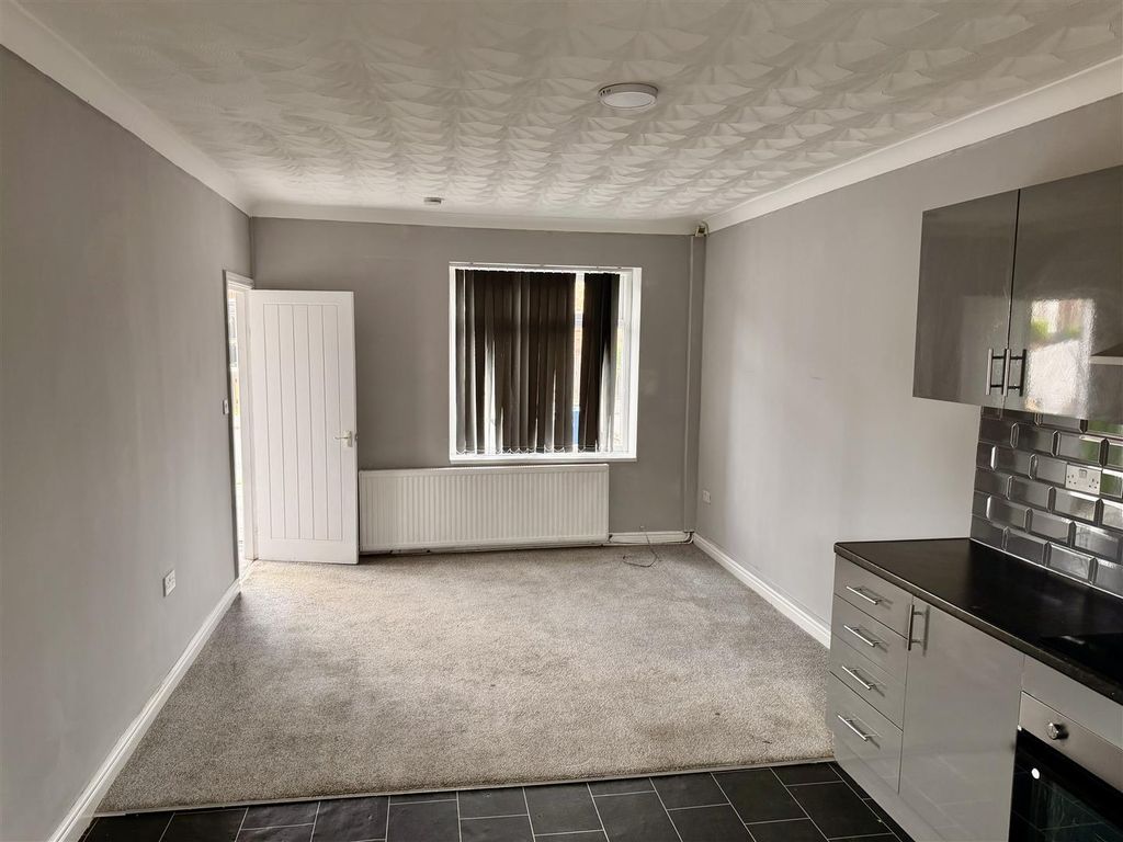 Property photo 3 of 13 Living Room .Jpg