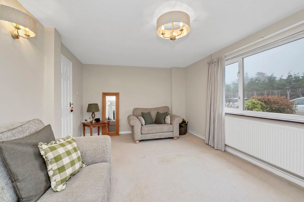 Property photo 3 of 18 Sitting Room