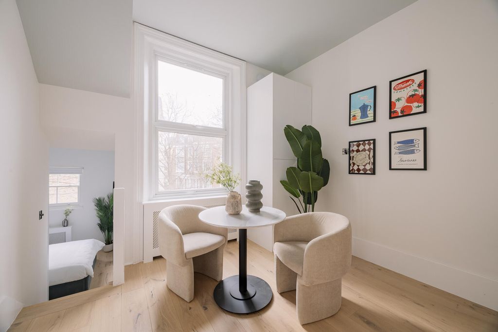 Property photo 2 of 11 31 Warwick Road - Flat 5 Â© Amy Hunter Photography(