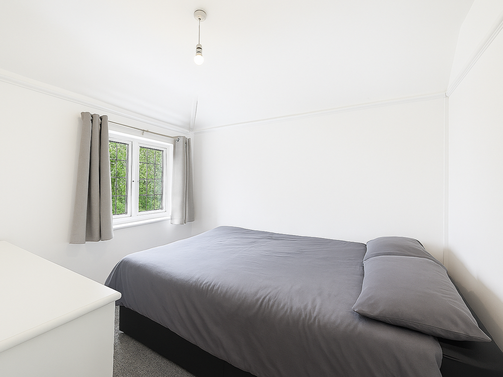 Property photo 3 of 5 Bedroom- Ai Enhanced