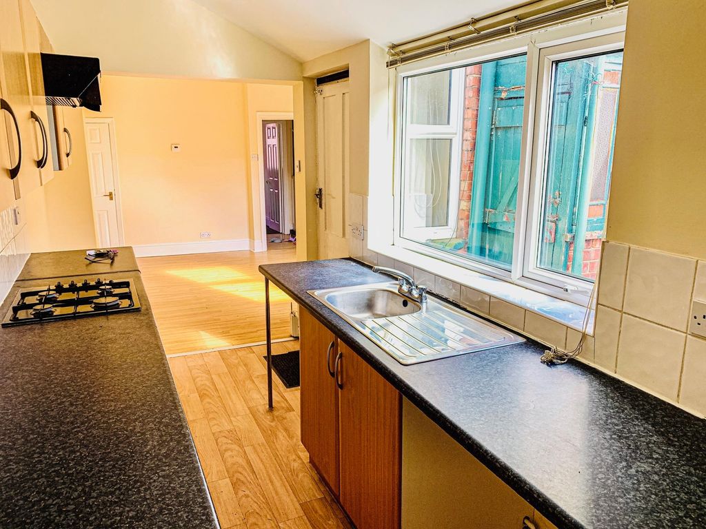 Property photo 3 of 13 Kitchen