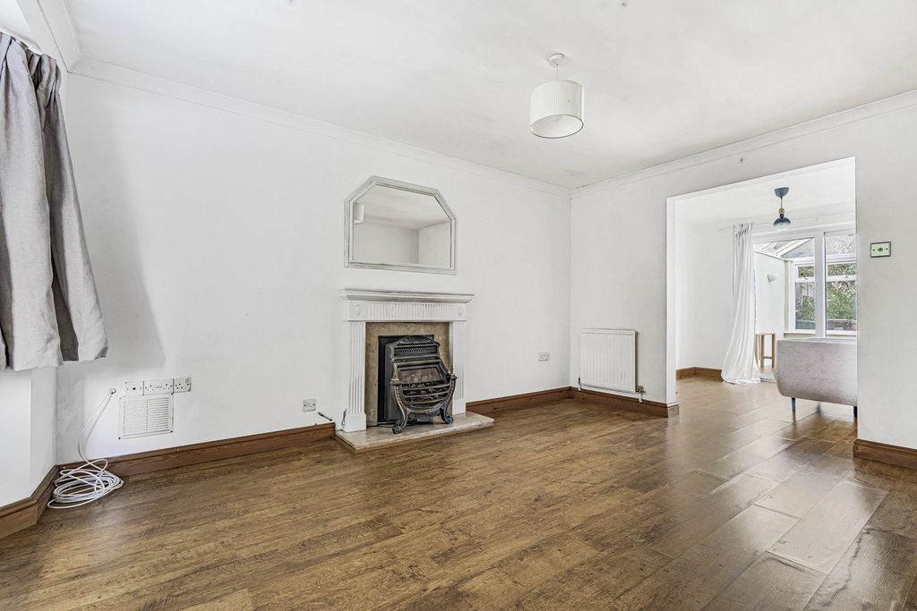 Property photo 2 of 19