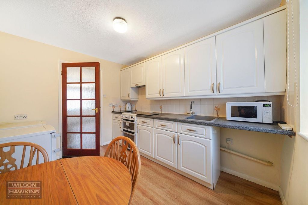 Property photo 2 of 14 637 Pinner Road - 6Pnmjnpbbymogseergdm.Jpg