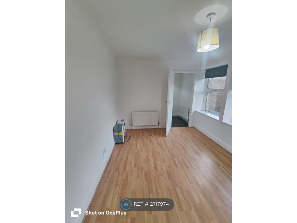 Property photo 2 of 35