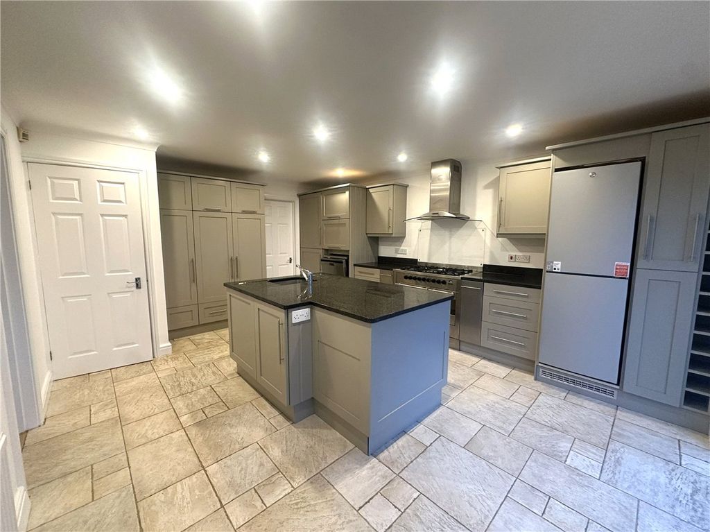 Property photo 2 of 17 Picture No. 47