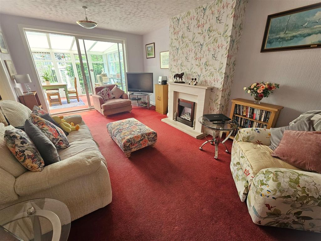 Property photo 3 of 21 Lounge Into Conservatory.Jpg