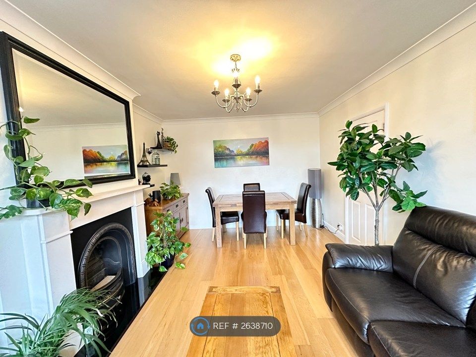 Property photo 2 of 35