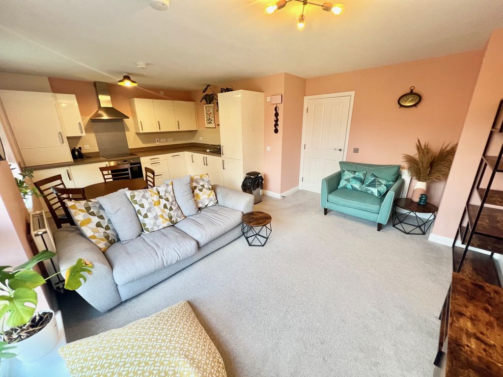 Property photo 3 of 14