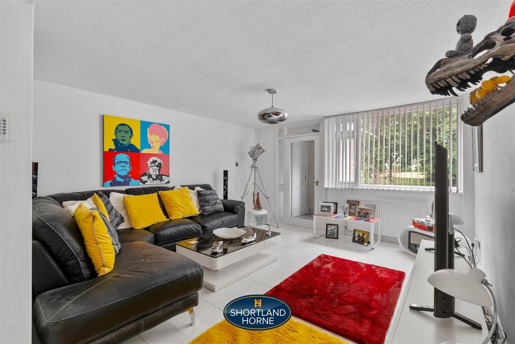 Property photo 3 of 20 Living/Dining Room